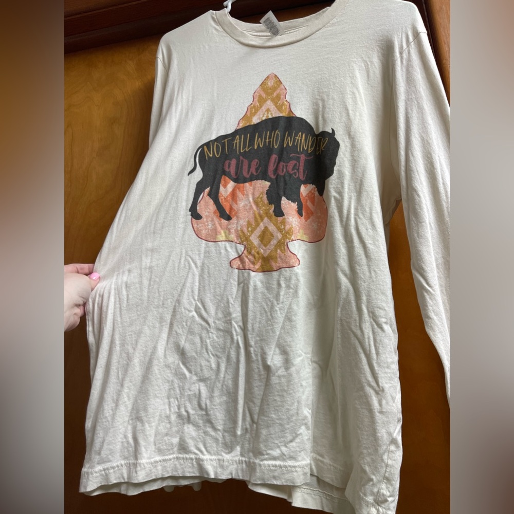 Super cute long sleeve tee